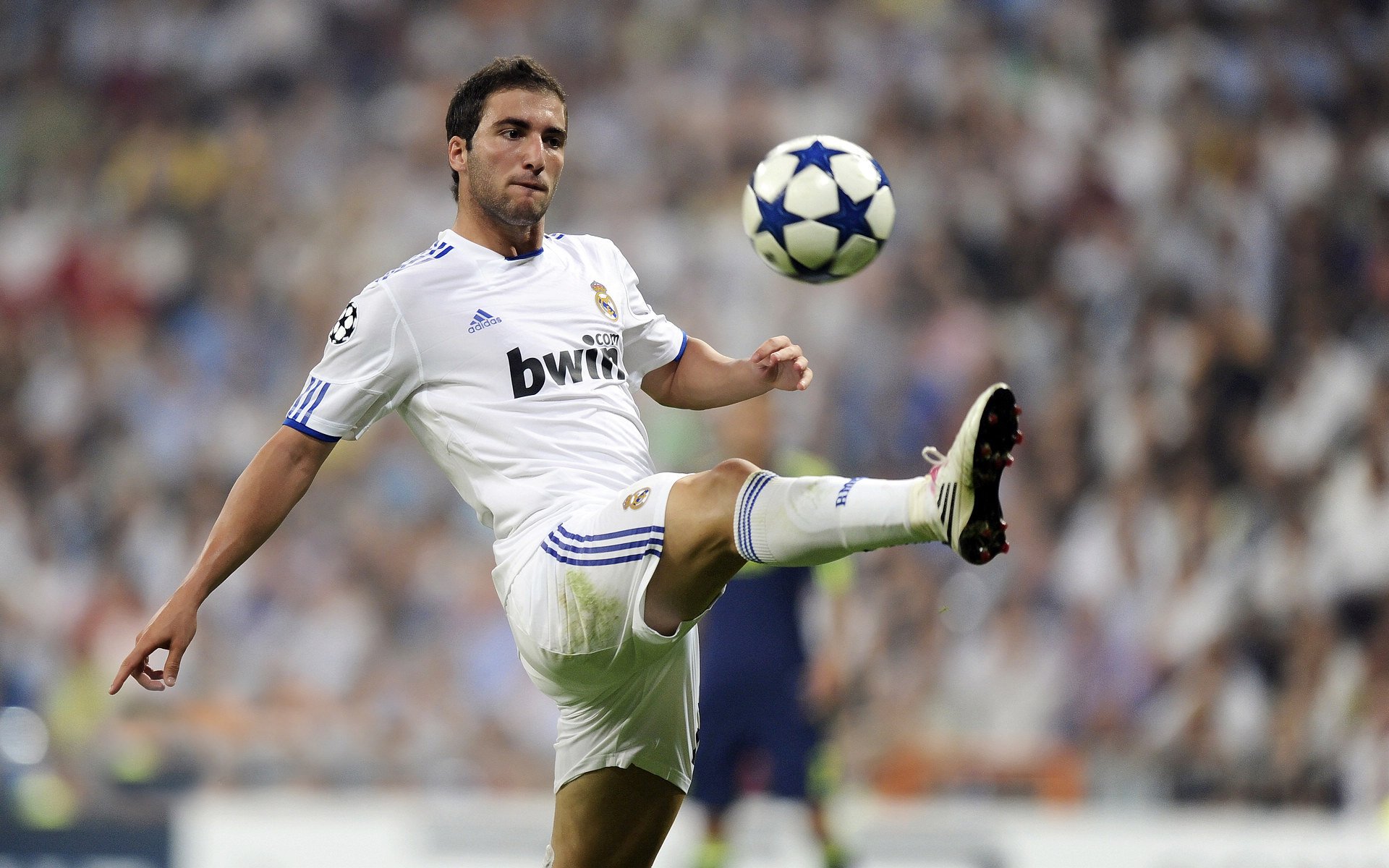 抢断神技：场上逆转转机的关键一刹那，抢断王有用吗